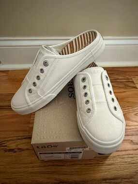 Taos Ez Soul White Canvas Women’s Size 9